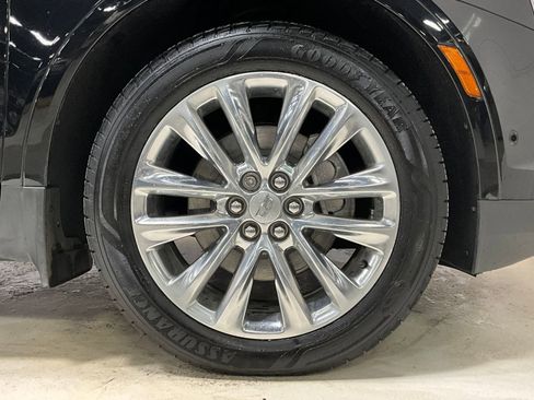 Used 2017 Cadillac XT5 Platinum w/ Driver Assist Package image 10