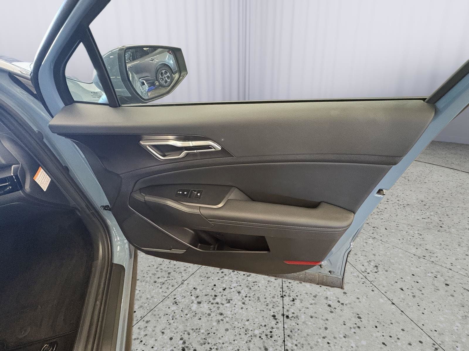 Certified 2026 Kia Sportage EX AWD/4WD image 15