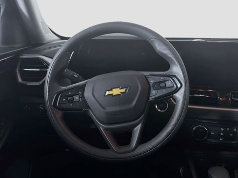 Used 2025 Chevrolet TrailBlazer LT FWD image 17