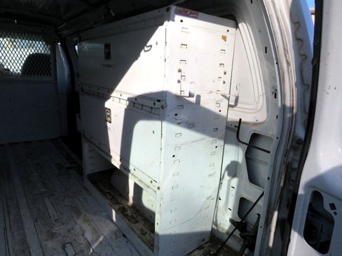 Used 2001 Ford E-150 and Econoline 150 image 35