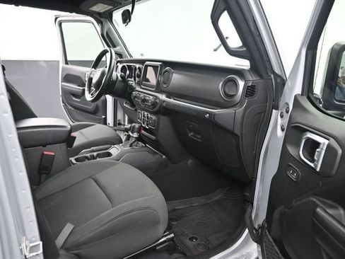Used 2022 Jeep Wrangler Unlimited Sport AWD/4WD image 17