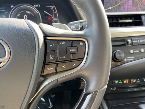 Certified 2020 Lexus ES 300h w/ Accessory Package image 18