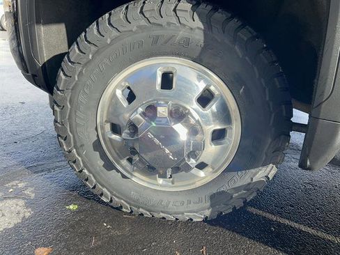 Used 2024 GMC Sierra 3500 Denali image 10