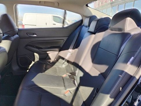 Used 2023 Nissan Altima 2.5 SL image 9