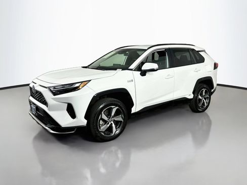 Used 2023 Toyota RAV4 SE w/ Weather & Moonroof Package AWD/4WD image 3
