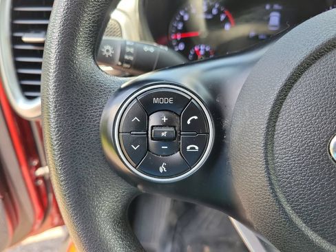 Used 2020 Kia Soul S FWD image 19