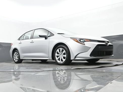 Used 2026 Toyota Corolla LE FWD image 23