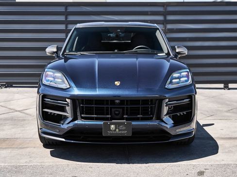 Used 2024 Porsche Cayenne Turbo GT AWD/4WD image 17
