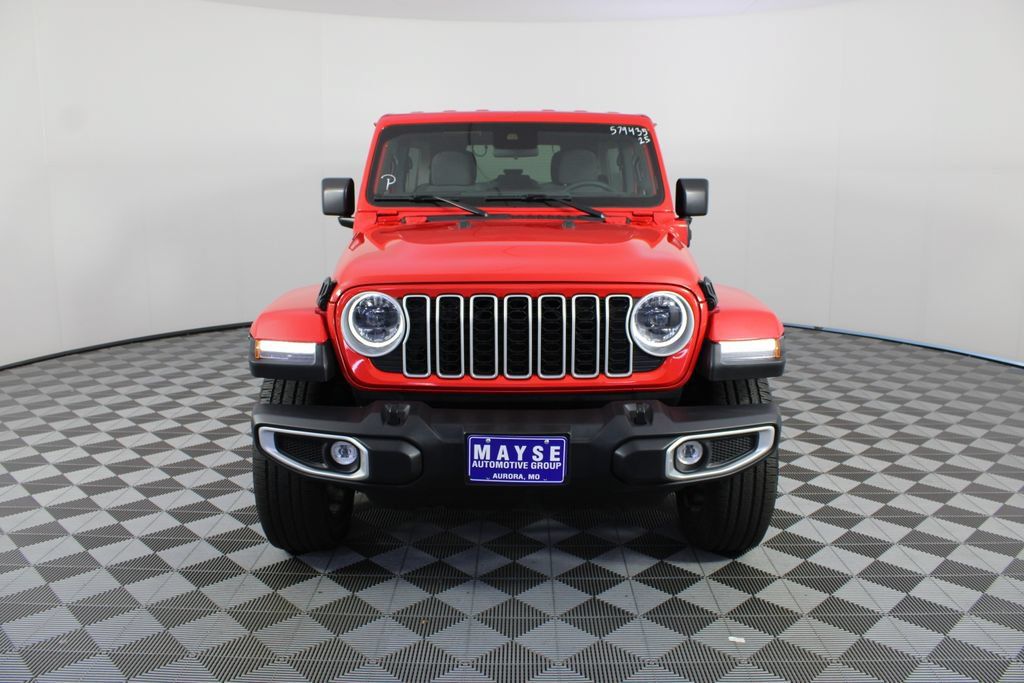Used 2025 Jeep Wrangler Unlimited Sahara AWD/4WD image 25