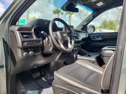 Used 2023 Chevrolet Suburban Premier image 9