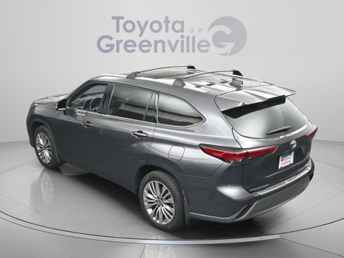 Used 2023 Toyota Highlander Platinum AWD/4WD image 8