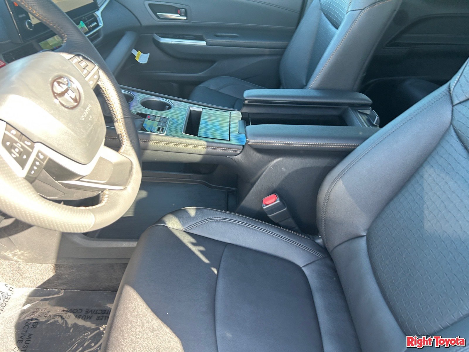 New 2026 Toyota Sienna XLE Woodland Edition AWD/4WD image 20