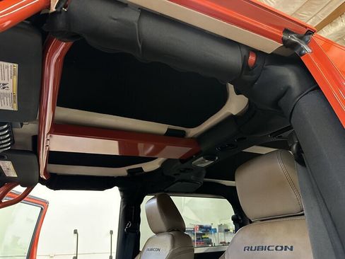 Used 2015 Jeep Wrangler Rubicon w/ Power Convenience Group image 21