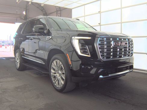 Used 2025 GMC Yukon Denali AWD/4WD image 2
