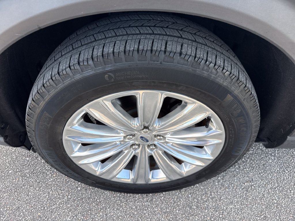 Used 2022 Ford Explorer Limited AWD/4WD image 14