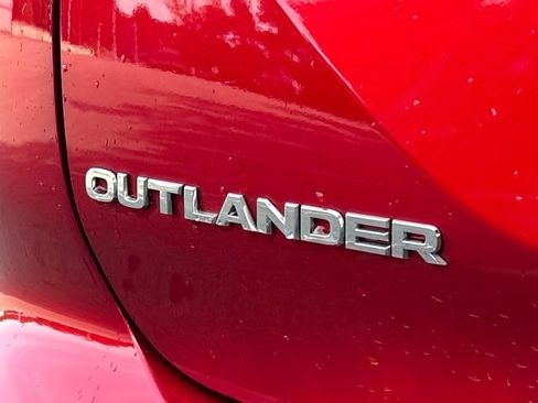 Used 2023 Mitsubishi Outlander 4WD Plug-In Hybrid image 14