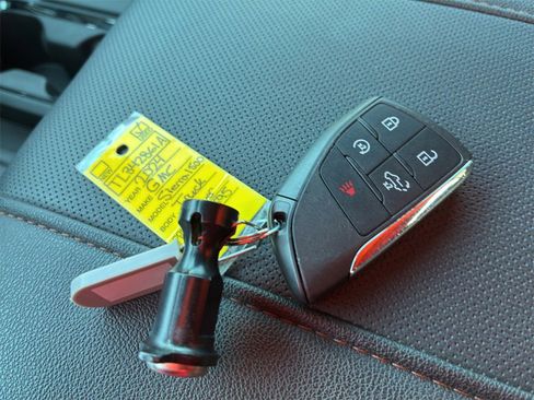 Used 2024 GMC Sierra 1500 AT4 w/ Technology Package image 22