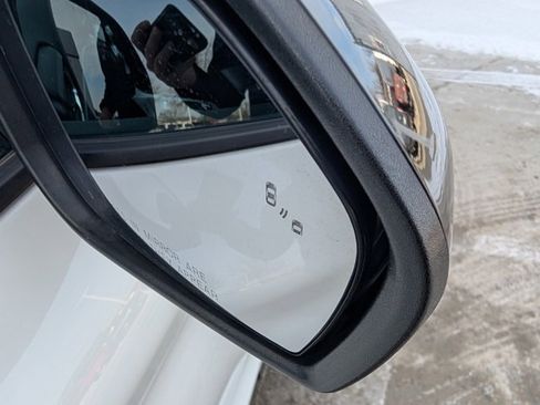 Used 2024 Ford Explorer ST-Line w/ Class IV Trailer Tow Package image 7