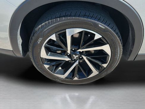 Used 2023 Mitsubishi Outlander 4WD Plug-In Hybrid image 12
