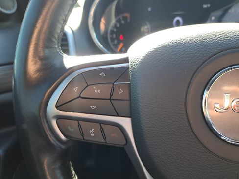 Used 2021 Jeep Grand Cherokee Laredo X image 20