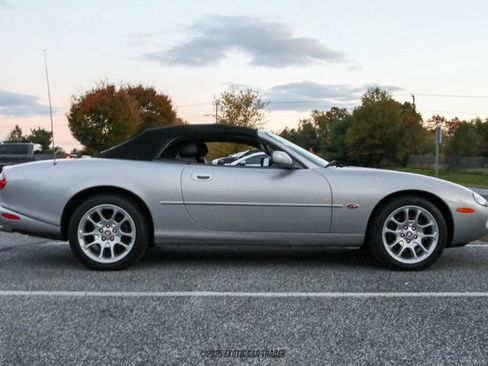 Used 2001 Jaguar XK8 Convertible image 15