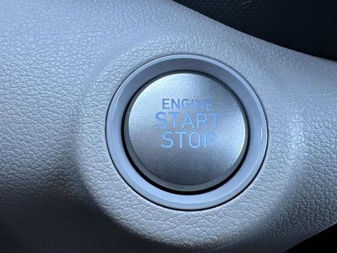 Used 2025 Hyundai Venue SEL FWD image 34