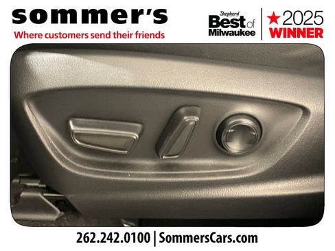 Used 2025 Toyota Corolla Cross XLE w/ Convenience Package image 10