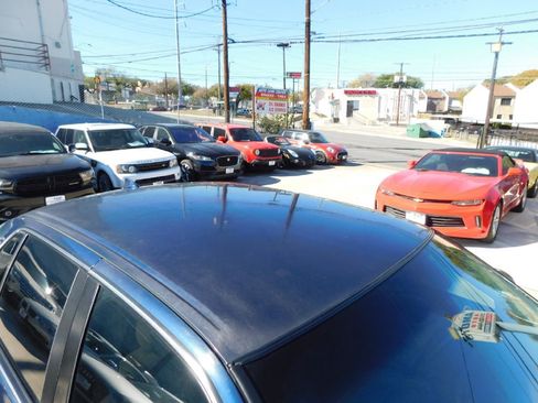 Used 2009 Cadillac DTS w/ Trunk Convenience Package image 9