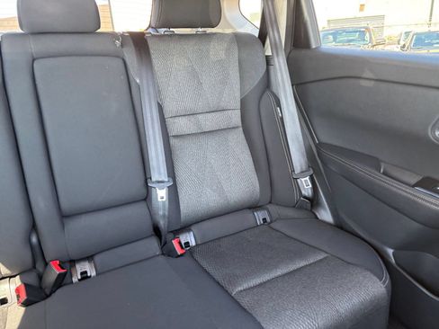 Used 2025 Nissan Rogue SV AWD/4WD image 39