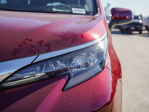 New 2026 Toyota Sienna XLE image 5