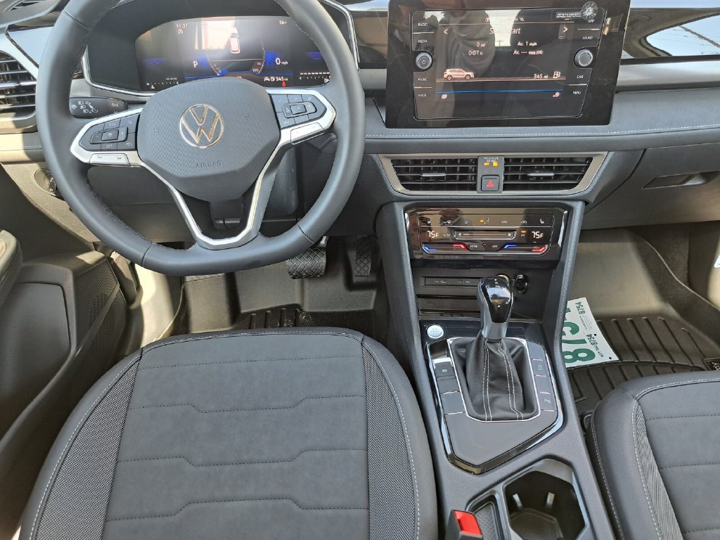 New 2026 Volkswagen Taos SE FWD image 20