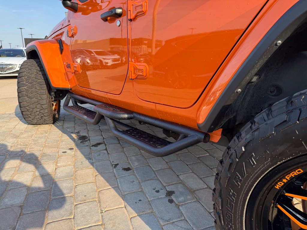 Used 2025 Jeep Wrangler Unlimited Sahara AWD/4WD image 11