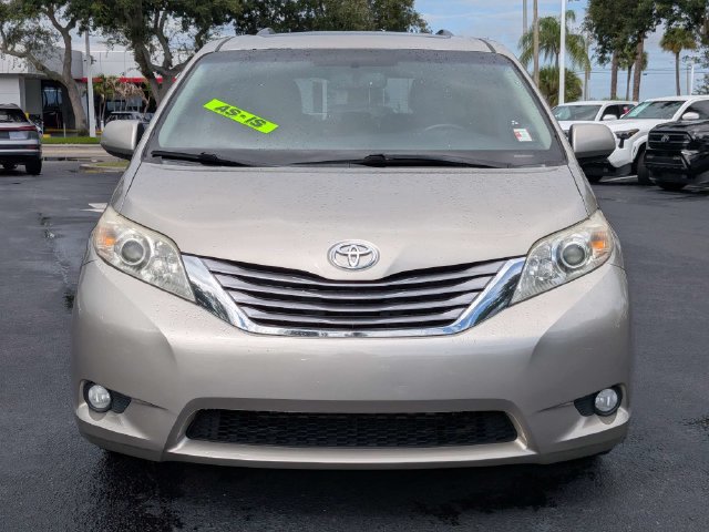 Used 2017 Toyota Sienna XLE FWD image 8