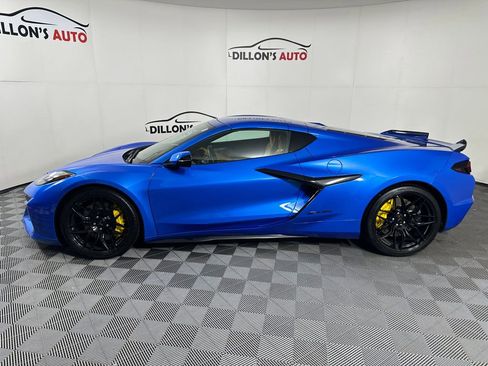 Used 2025 Chevrolet Corvette Z06 RWD image 3