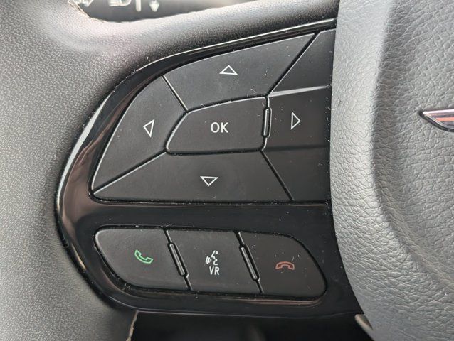 Used 2025 Chrysler Pacifica Limited FWD image 25