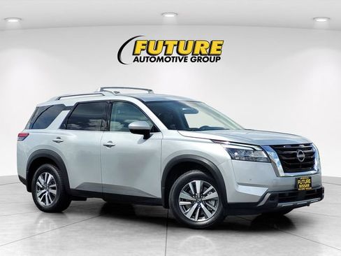 Certified 2024 Nissan Pathfinder SL w/ Cargo Package FWD image 1
