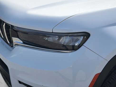 Used 2021 Jeep Grand Cherokee L Limited image 29