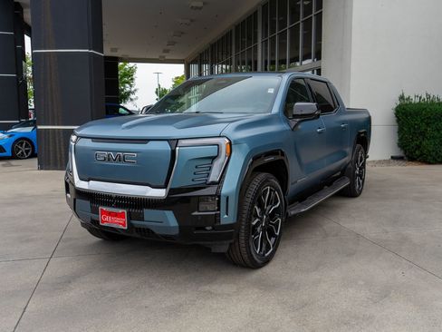 New 2025 GMC Sierra EV Denali image 3