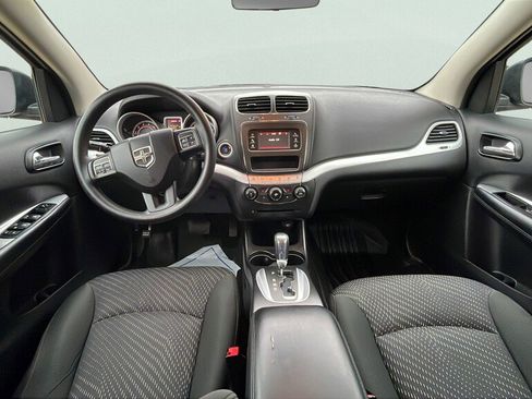 Used 2012 Dodge Journey SXT w/ Flexible Seating Group image 9