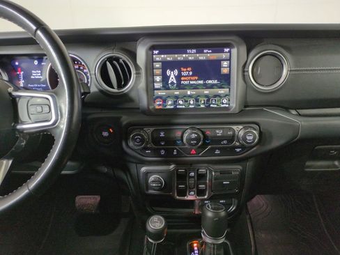 Used 2020 Jeep Gladiator Overland AWD/4WD image 19