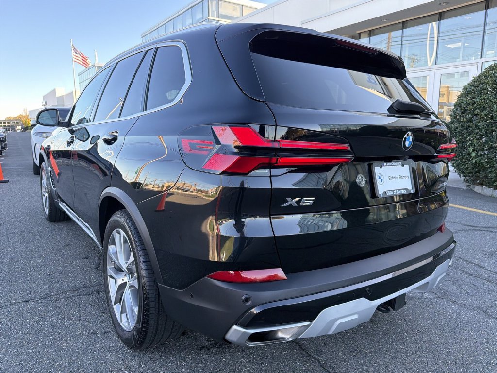 Used 2024 BMW X5 xDrive40i AWD/4WD image 12
