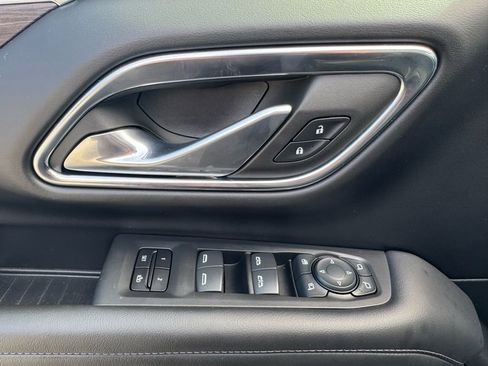 Used 2023 Chevrolet Tahoe Z71 w/ Luxury Package image 19