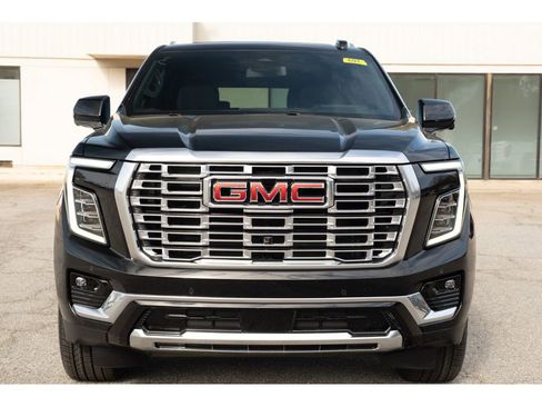 New 2026 GMC Yukon XL Denali image 3