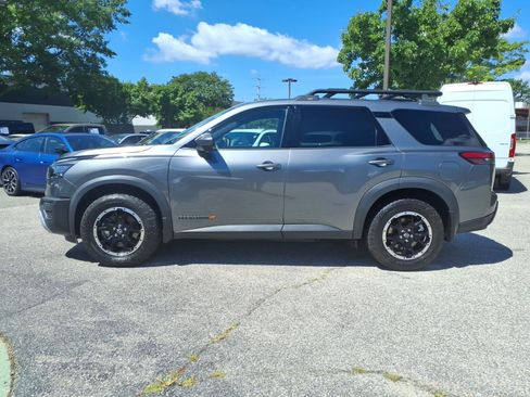 Used 2024 Nissan Pathfinder Rock Creek AWD/4WD image 9