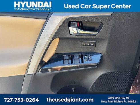 Used 2018 Toyota RAV4 Limited w/ Advanced Technology Package FWD image 11