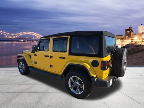 Used 2018 Jeep Wrangler Unlimited Sahara image 3