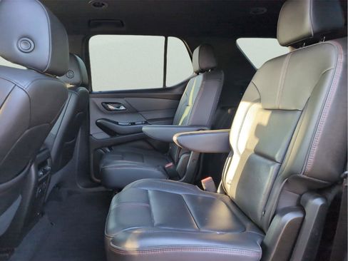 Used 2023 Chevrolet Traverse RS FWD image 32