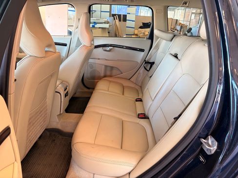 Used 2016 Volvo XC70 T5 Platinum w/ Protection Package image 14