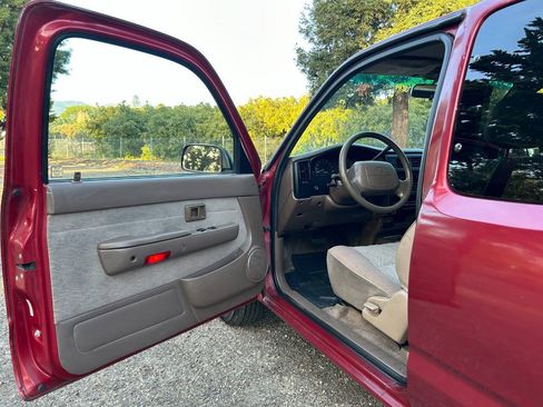 Used 1999 Toyota Tacoma 2WD Xtracab image 22