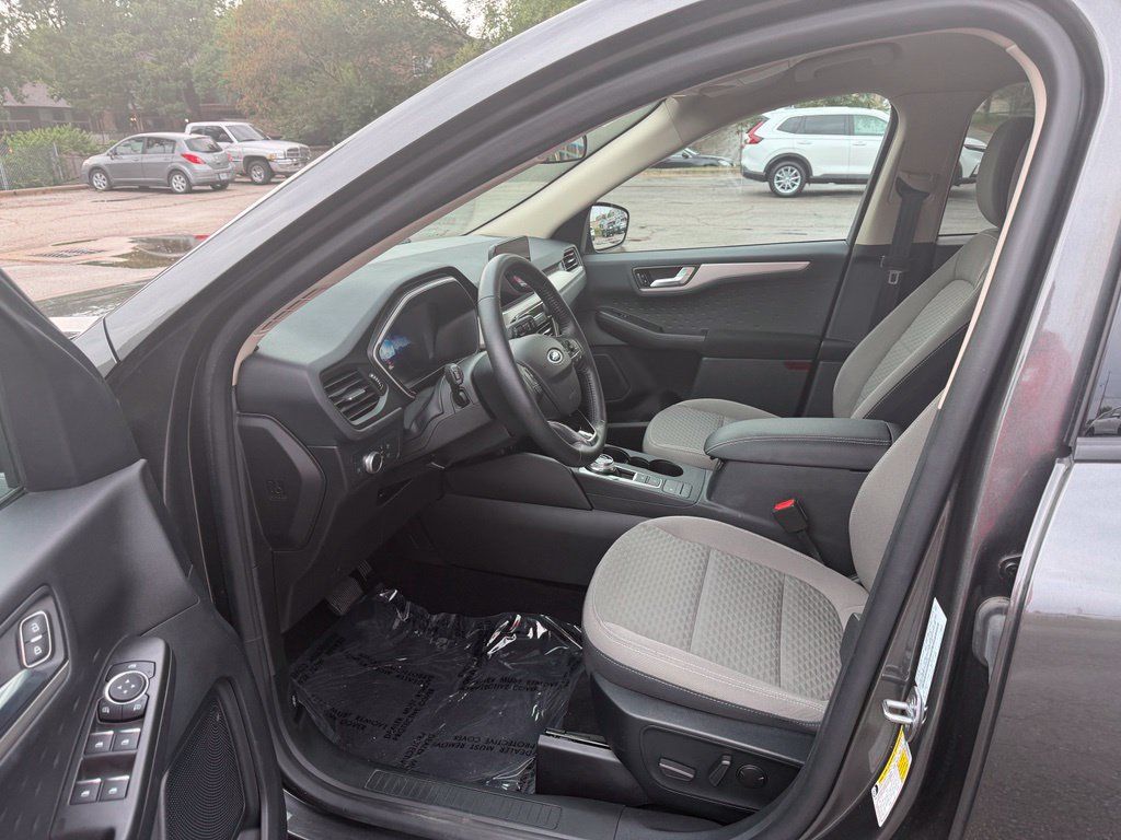 Used 2020 Ford Escape SE Sport FWD image 9